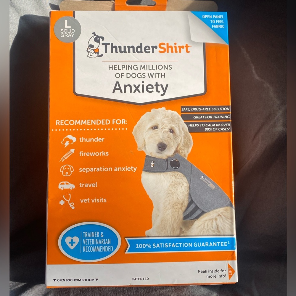 Thundershirt Dog Anxiety Vest in Black and Gray